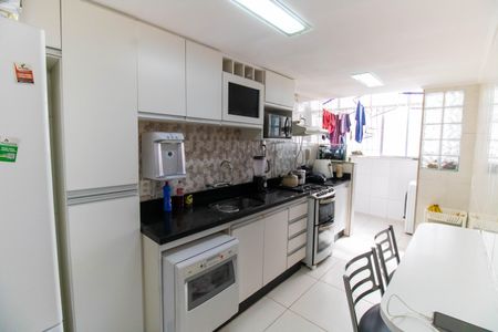 Apartamento à venda com 84m², 2 quartos e 1 vagaCozinha