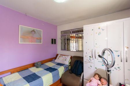 Casa à venda com 160m², 4 quartos e 4 vagas Casa à venda com 160m², 4 quartos e 4 vagasQuarto 1