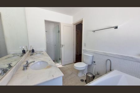 Apartamento à venda com 240m², 4 quartos e 4 vagas