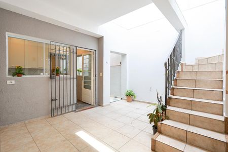 Casa à venda com 180m², 3 quartos e 4 vagas Casa à venda com 180m², 3 quartos e 4 vagasQuintal