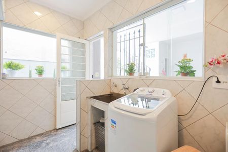 Casa à venda com 180m², 3 quartos e 4 vagas Casa à venda com 180m², 3 quartos e 4 vagasÁrea de serviço