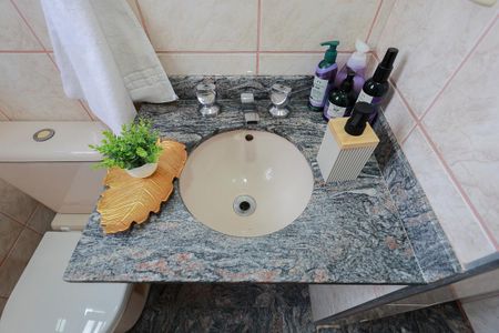 Casa à venda com 180m², 3 quartos e 4 vagas Casa à venda com 180m², 3 quartos e 4 vagasBanheiro da Suite 2