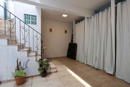 Casa à venda com 180m², 3 quartos e 4 vagas Casa à venda com 180m², 3 quartos e 4 vagasQuintal