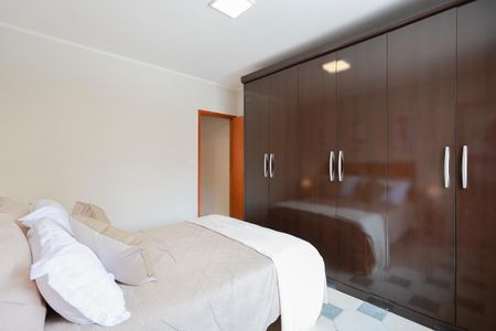 Casa à venda com 180m², 3 quartos e 4 vagas Casa à venda com 180m², 3 quartos e 4 vagasSuite 2