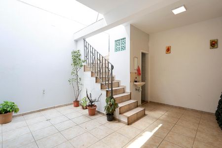 Casa à venda com 180m², 3 quartos e 4 vagas Casa à venda com 180m², 3 quartos e 4 vagasQuintal