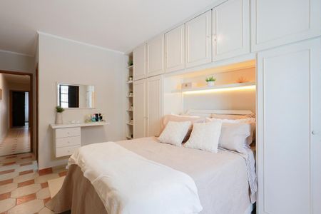 Casa à venda com 180m², 3 quartos e 4 vagas Casa à venda com 180m², 3 quartos e 4 vagasSuíte 1