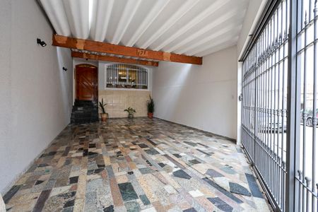 Casa à venda com 180m², 3 quartos e 4 vagas Casa à venda com 180m², 3 quartos e 4 vagasGaragem 1