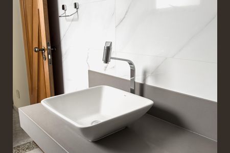 Apartamento à venda com 80m², 2 quartos e sem vaga Apartamento à venda com 80m², 2 quartos e sem vagaBanheiro