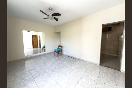 Apartamento à venda com 80m², 2 quartos e sem vagaSala