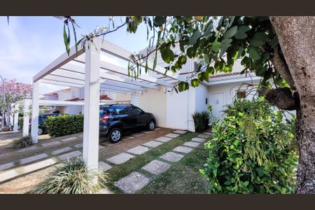 Casa de condomínio à venda com 150m², 3 quartos e 2 vagasFachada