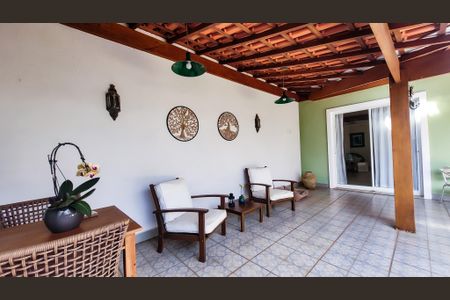 Casa de condomínio à venda com 150m², 3 quartos e 2 vagasÁrea gourmet