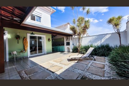 Casa de condomínio à venda com 150m², 3 quartos e 2 vagasÁrea gourmet