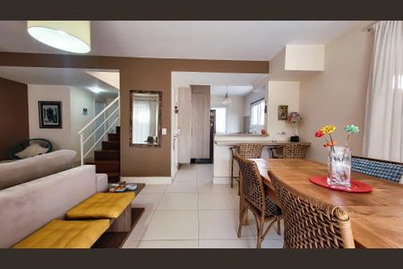 Casa de condomínio à venda com 150m², 3 quartos e 2 vagasSala de Jantar