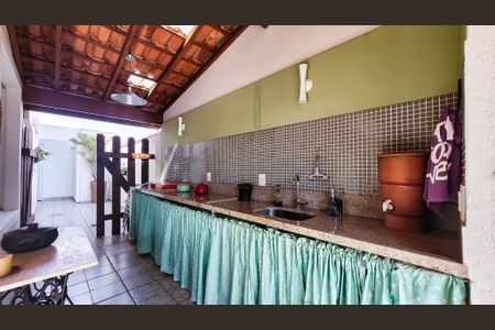 Casa de condomínio à venda com 150m², 3 quartos e 2 vagasÁrea gourmet