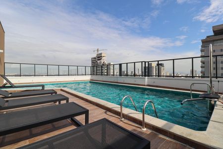 Studio à venda com 35m², 1 quarto e sem vaga Studio à venda com 35m², 1 quarto e sem vagaPiscina