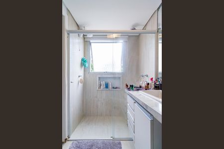 Apartamento à venda com 180m², 4 quartos e 3 vagas Apartamento à venda com 180m², 4 quartos e 3 vagasBanheiro da Suíte 1