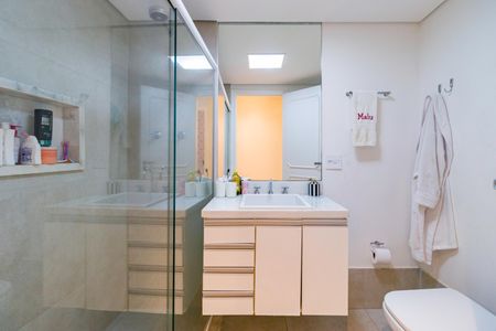 Apartamento à venda com 180m², 4 quartos e 3 vagas Apartamento à venda com 180m², 4 quartos e 3 vagasBanheiro