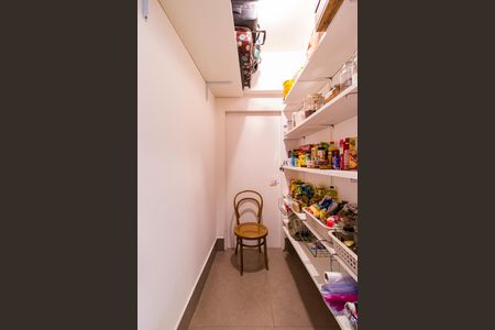 Apartamento à venda com 180m², 4 quartos e 3 vagas Apartamento à venda com 180m², 4 quartos e 3 vagasDespensa