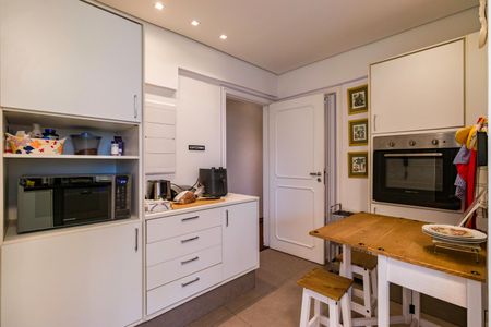 Apartamento à venda com 180m², 4 quartos e 3 vagas Apartamento à venda com 180m², 4 quartos e 3 vagasCozinha