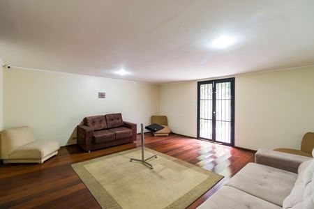 Apartamento à venda com 180m², 4 quartos e 3 vagas Apartamento à venda com 180m², 4 quartos e 3 vagasÁrea comum