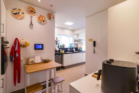 Apartamento à venda com 180m², 4 quartos e 3 vagas Apartamento à venda com 180m², 4 quartos e 3 vagasCozinha