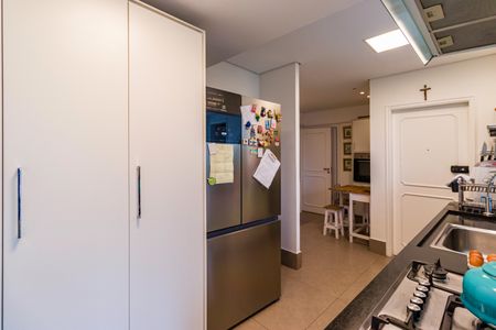 Apartamento à venda com 180m², 4 quartos e 3 vagas Apartamento à venda com 180m², 4 quartos e 3 vagasCozinha