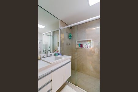 Apartamento à venda com 180m², 4 quartos e 3 vagas Apartamento à venda com 180m², 4 quartos e 3 vagasBanheiro da Suíte 2