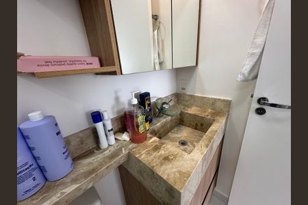 Apartamento à venda com 59m², 1 quarto e 2 vagasBanheiro da Suíte