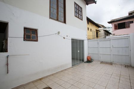 Casa à venda com 140m², 3 quartos e 2 vagasGaragem