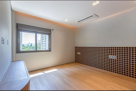 Apartamento à venda com 3 quartos, 185m² em Itaim Bibi, São Paulo
