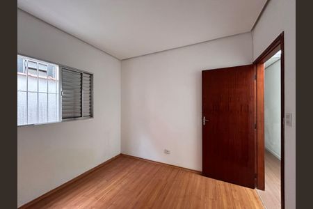 Quarto 1 de casa à venda com 2 quartos, 180m² em Parque Maria Domitila, São Paulo