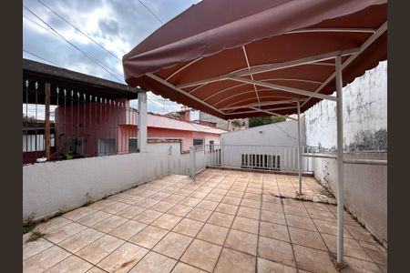 Casa à venda com 180m², 2 quartos e 2 vagas Casa à venda com 180m², 2 quartos e 2 vagasgaragem