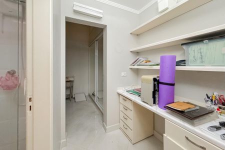 Casa à venda com 180m², 4 quartos e 1 vaga Casa à venda com 180m², 4 quartos e 1 vagaEdícula - Corredor