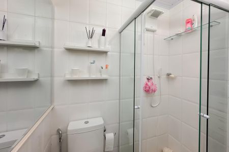 Casa à venda com 180m², 4 quartos e 1 vaga Casa à venda com 180m², 4 quartos e 1 vagaEdícula - Banheiro