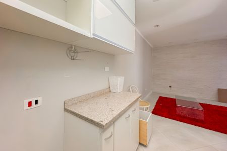 Casa à venda com 180m², 4 quartos e 1 vaga Casa à venda com 180m², 4 quartos e 1 vagaEdícula - Cozinha