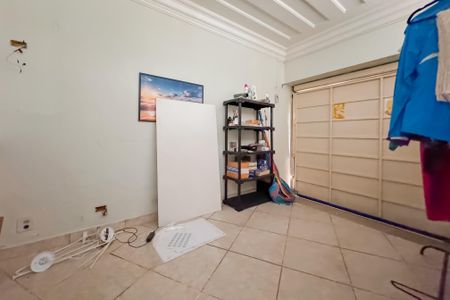 Casa à venda com 180m², 4 quartos e 1 vaga Casa à venda com 180m², 4 quartos e 1 vagaGaragem