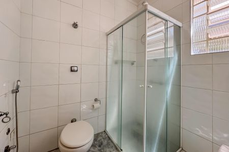 Casa à venda com 180m², 4 quartos e 1 vaga Casa à venda com 180m², 4 quartos e 1 vagaBanheiro Social