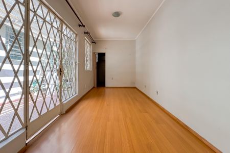 Casa à venda com 180m², 4 quartos e 1 vaga Casa à venda com 180m², 4 quartos e 1 vagaQuarto 2