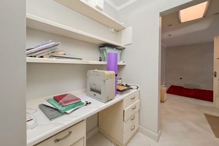 Casa à venda com 180m², 4 quartos e 1 vaga Casa à venda com 180m², 4 quartos e 1 vagaEdícula - Corredor
