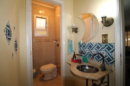 Casa à venda com 212m², 5 quartos e 2 vagasLavabo