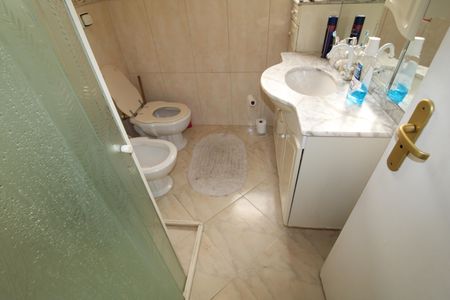 Casa à venda com 212m², 5 quartos e 2 vagasBanheiro Social