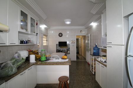 Casa à venda com 212m², 5 quartos e 2 vagasCozinha