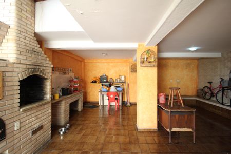 Casa à venda com 212m², 5 quartos e 2 vagasÁrea de Lazer