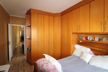 Casa à venda com 212m², 5 quartos e 2 vagasQuarto 3