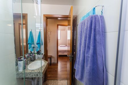 Apartamento à venda com 128m², 3 quartos e 1 vaga Apartamento à venda com 128m², 3 quartos e 1 vagaBanheiro Social