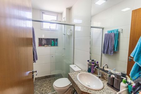 Apartamento à venda com 128m², 3 quartos e 1 vaga Apartamento à venda com 128m², 3 quartos e 1 vagaBanheiro Social