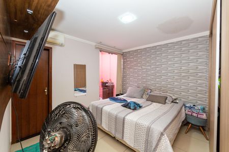 Casa à venda com 280m², 4 quartos e 2 vagas Casa à venda com 280m², 4 quartos e 2 vagasSuíte 1
