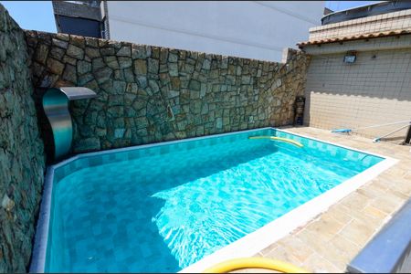 Casa à venda com 275m², 3 quartos e sem vaga Casa à venda com 275m², 3 quartos e sem vagaTerraço