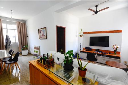 Casa à venda com 275m², 3 quartos e sem vaga Casa à venda com 275m², 3 quartos e sem vagaSala Casa 2