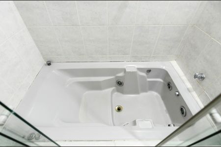 Casa à venda com 275m², 3 quartos e sem vaga Casa à venda com 275m², 3 quartos e sem vagaBanheiro da Suíte